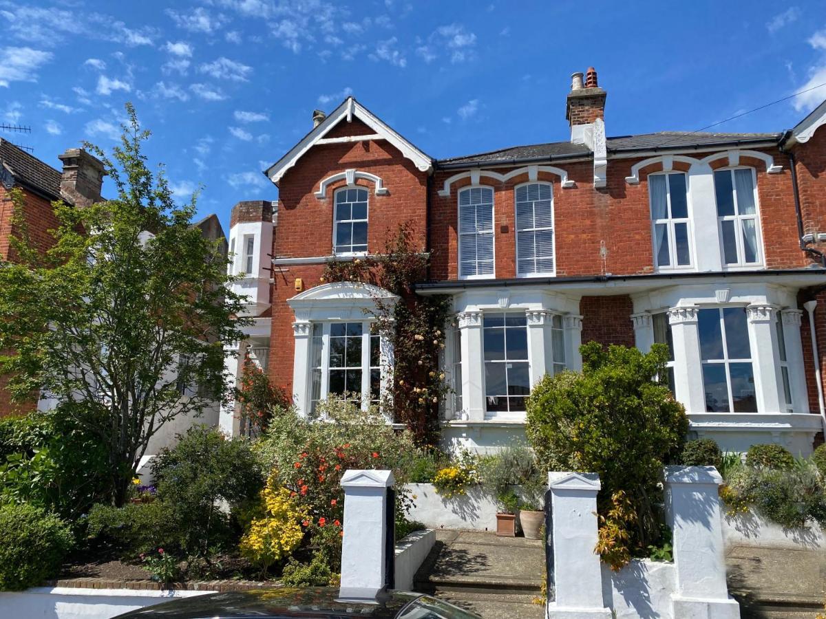 Anne'S House Bed & Breakfast Hastings Exterior photo